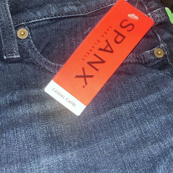 Spanx Slim X Casual Capri Size 29 (33) Dark Wash Denim Jeans NWT - Picture 9 of 10